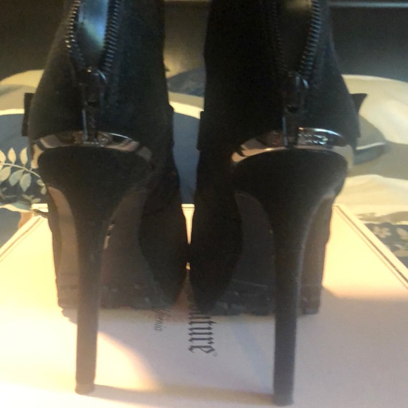 Almost knee black heeled boots - Picture 5 of 5